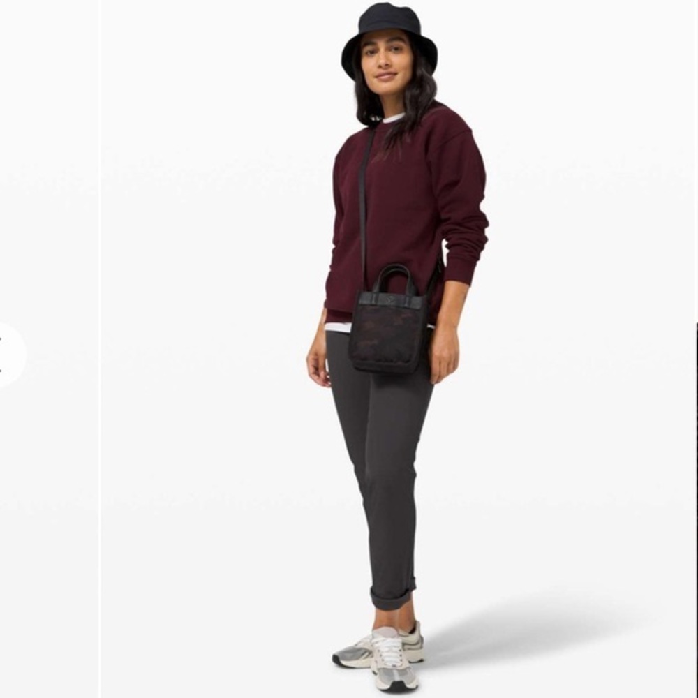 New Lululemon Camo Micro Crossbody Bag - Picture 2 of 5